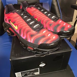 Supreme Air Max Plus Size 8.5
